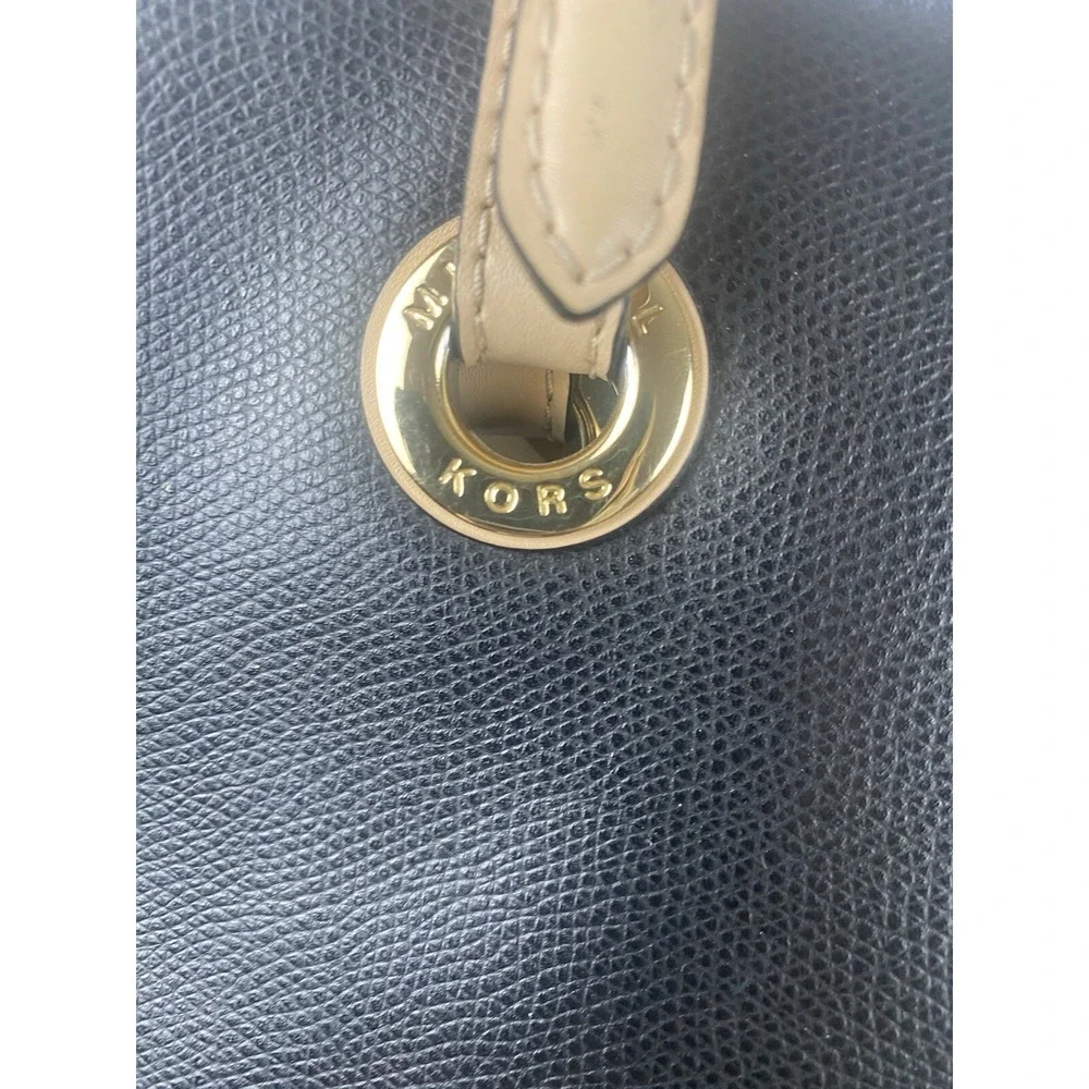 Michael Kors Jet Set Black Pebbled Leather Tote/Purse